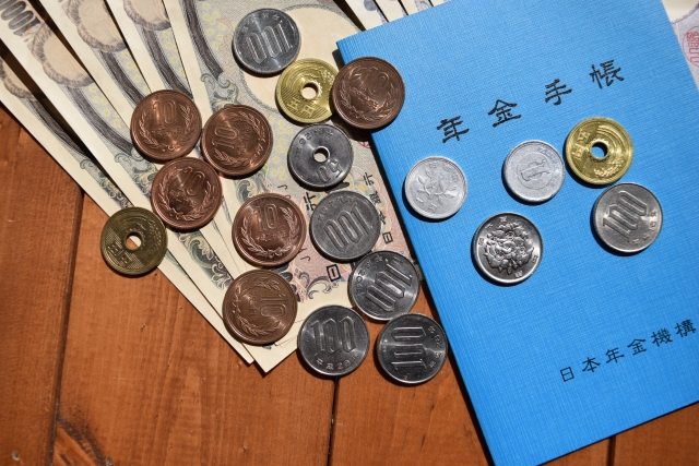 借入する際に収入があることを審査基準としているソフト闇金で年金受給者は借入できるの？